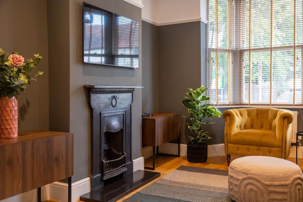 Hereford - Clifton Villa - Beautifully Presented House Located A Short Walk From City Centre - Sleeps 6 Guests - Perfect For Exploring Hereford - Hosted By Rentmyhouse Exterior photo