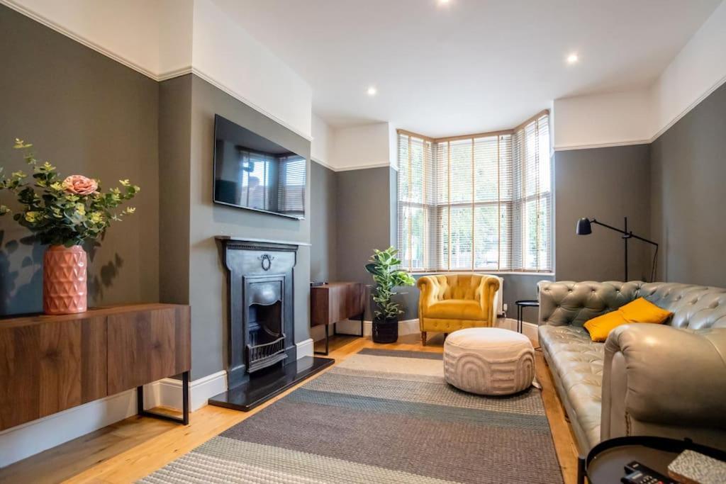 Hereford - Clifton Villa - Beautifully Presented House Located A Short Walk From City Centre - Sleeps 6 Guests - Perfect For Exploring Hereford - Hosted By Rentmyhouse Exterior photo